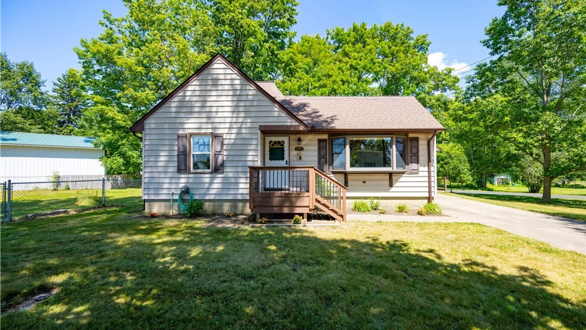 Property at 6641 Taylor Road, Hamburg, NY 14075 2