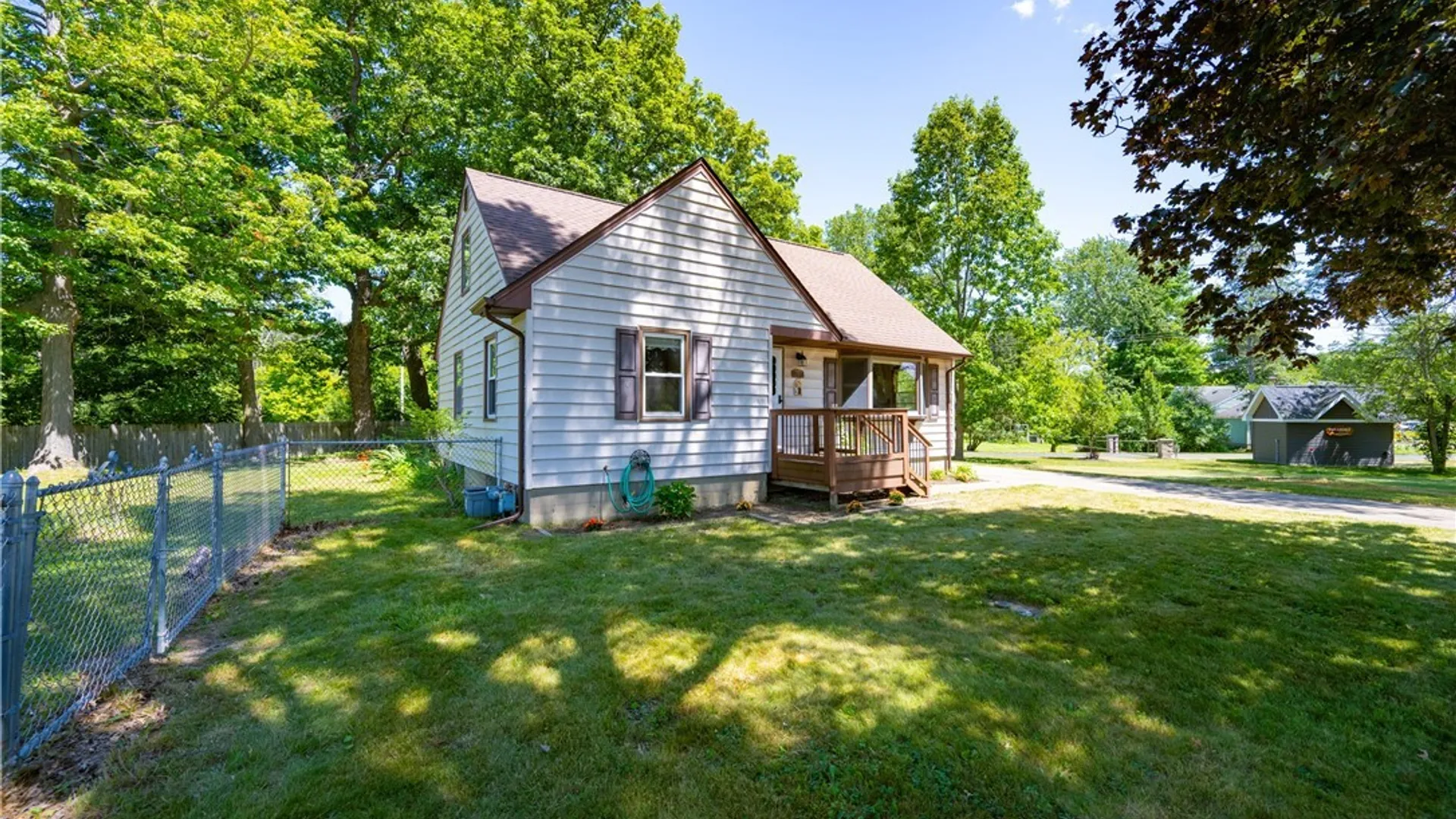 Property at 6641 Taylor Road, Hamburg, NY 14075 3