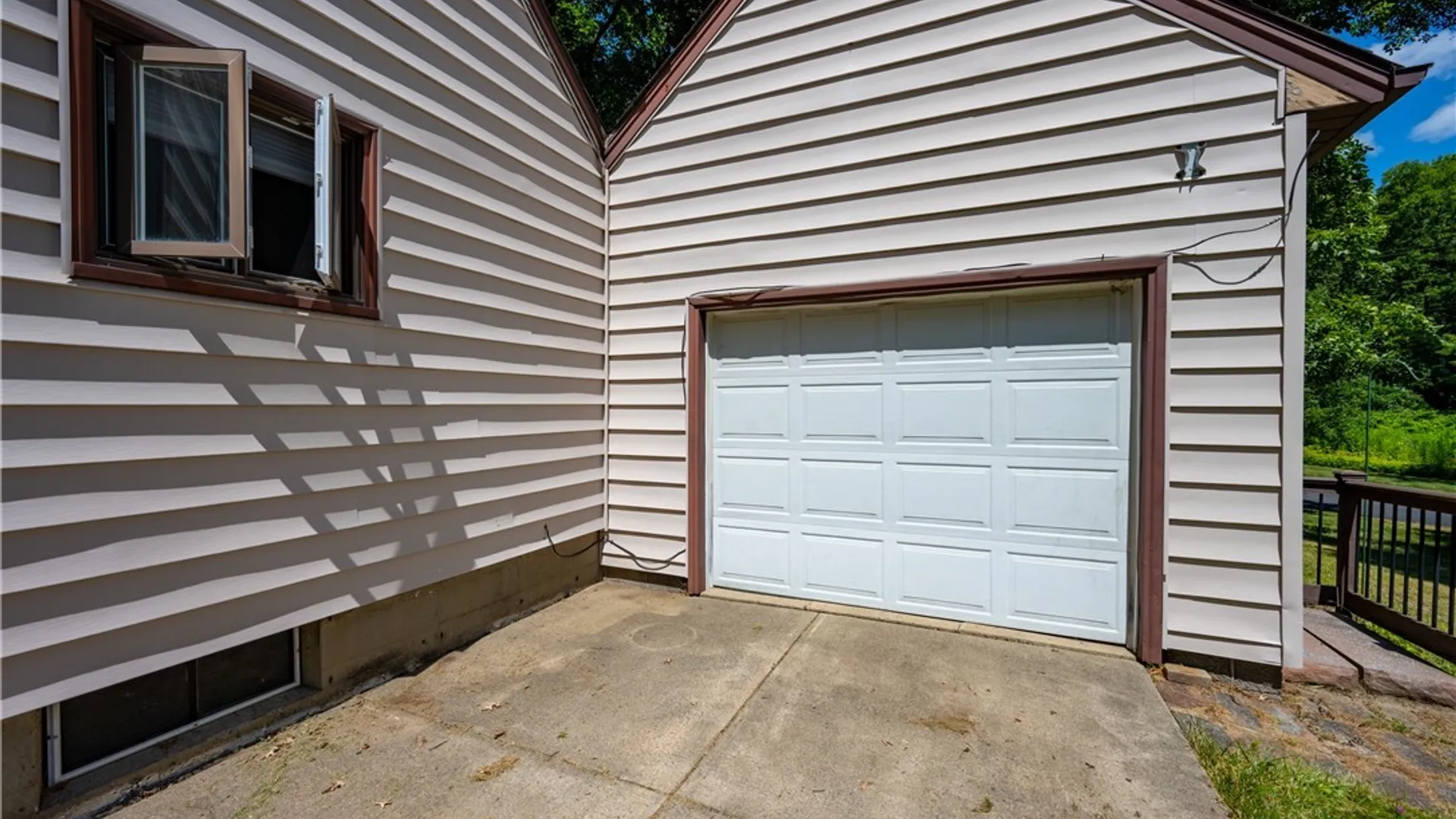 Property at 6641 Taylor Road, Hamburg, NY 14075 5