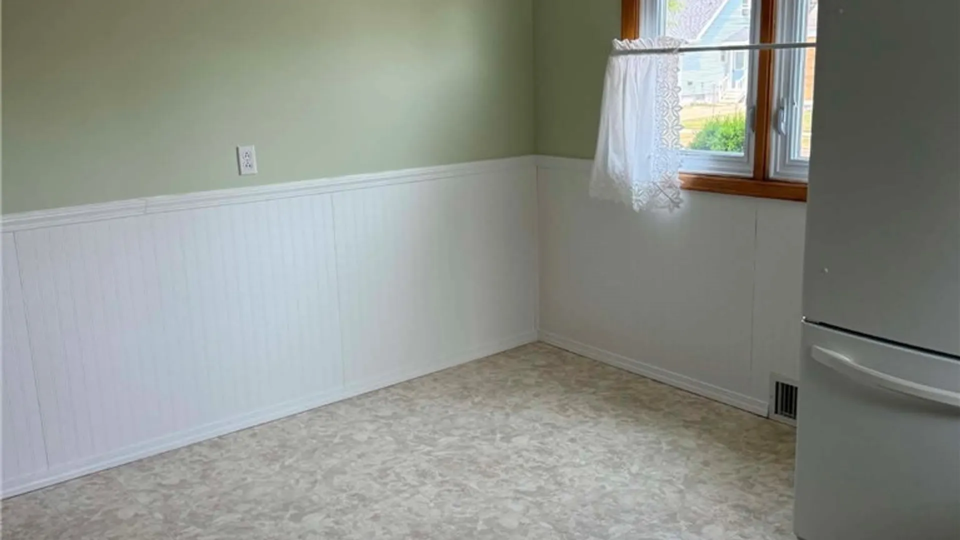Property at 167 Mcnaughton Avenue, Cheektowaga, NY 14225 4