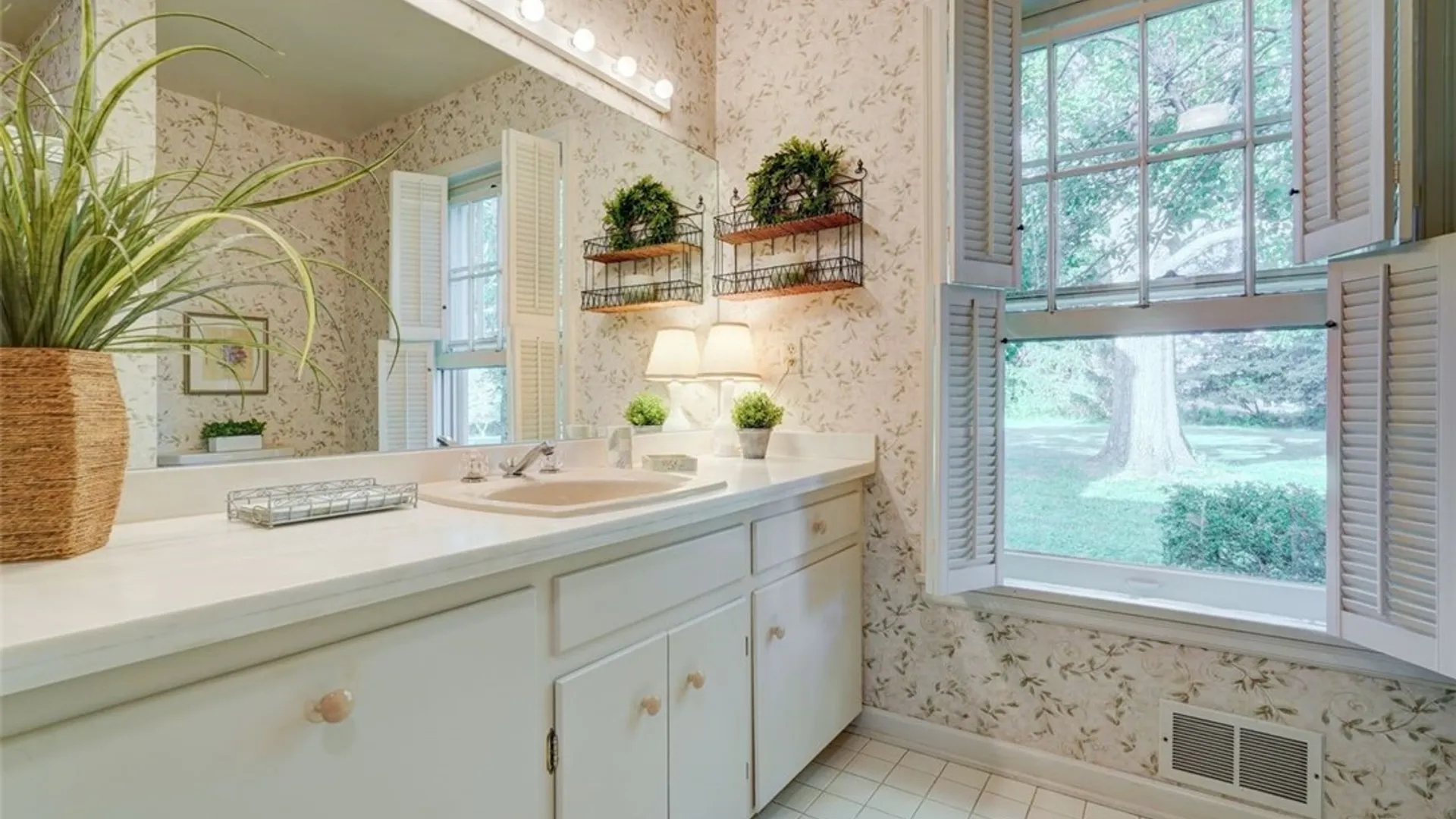 Property at 830 Mendon Road, Pittsford, NY 14534 40