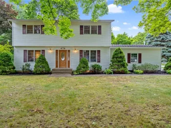 Property at 118 Winding Way, Camillus, NY 13031