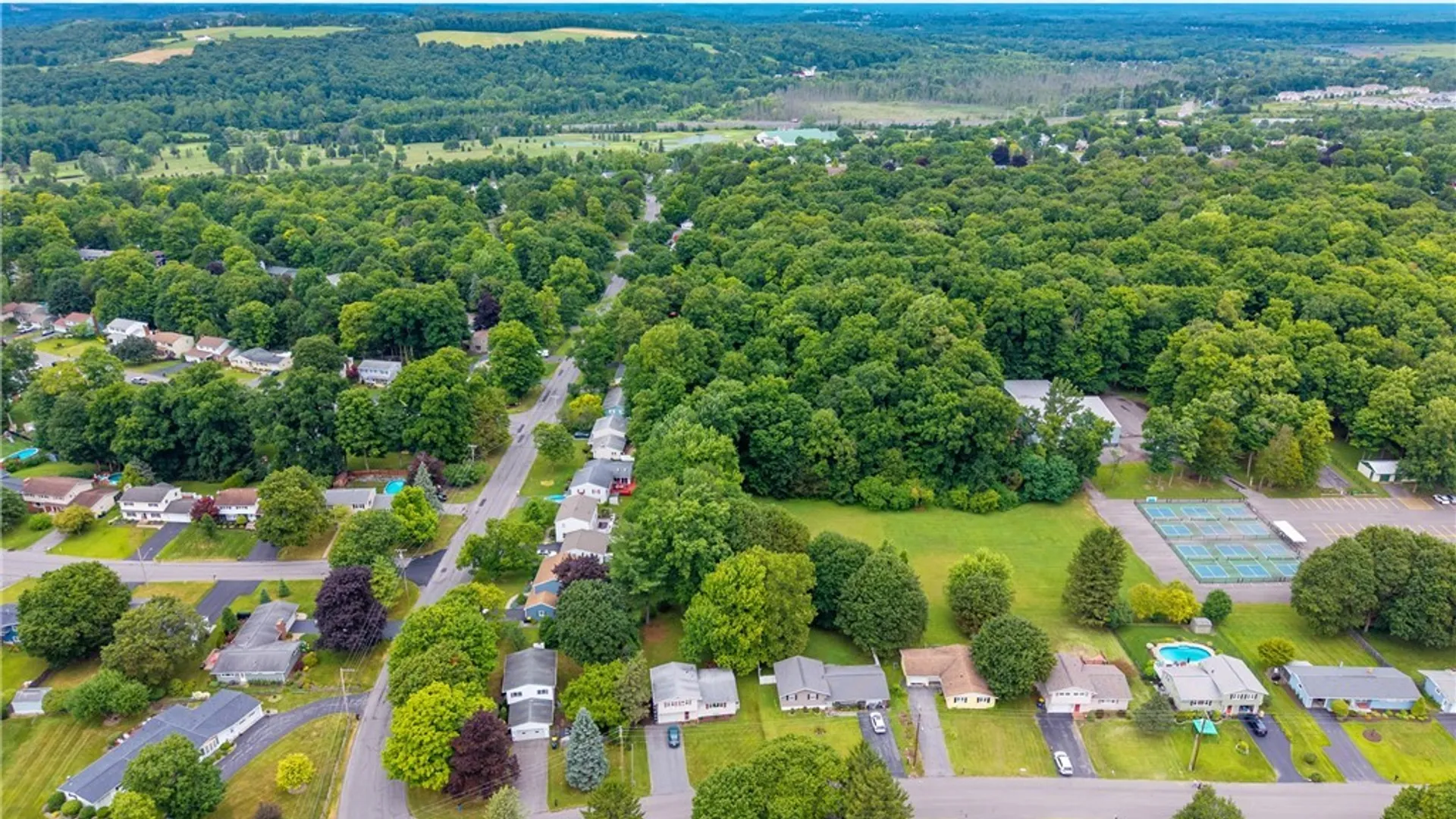 Property at 118 Winding Way, Camillus, NY 13031 40