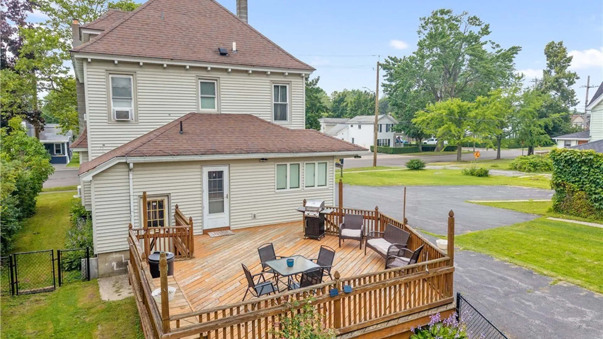 Property at 214 S Seward Avenue, Auburn, NY 13021 45