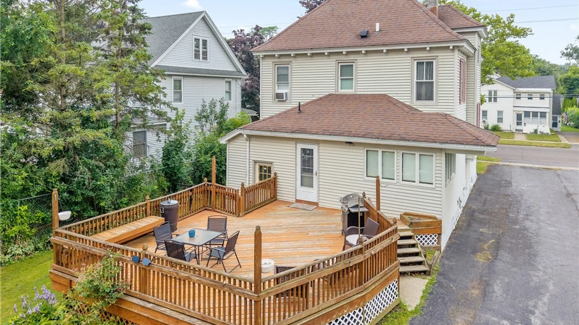 Property at 214 S Seward Avenue, Auburn, NY 13021 43
