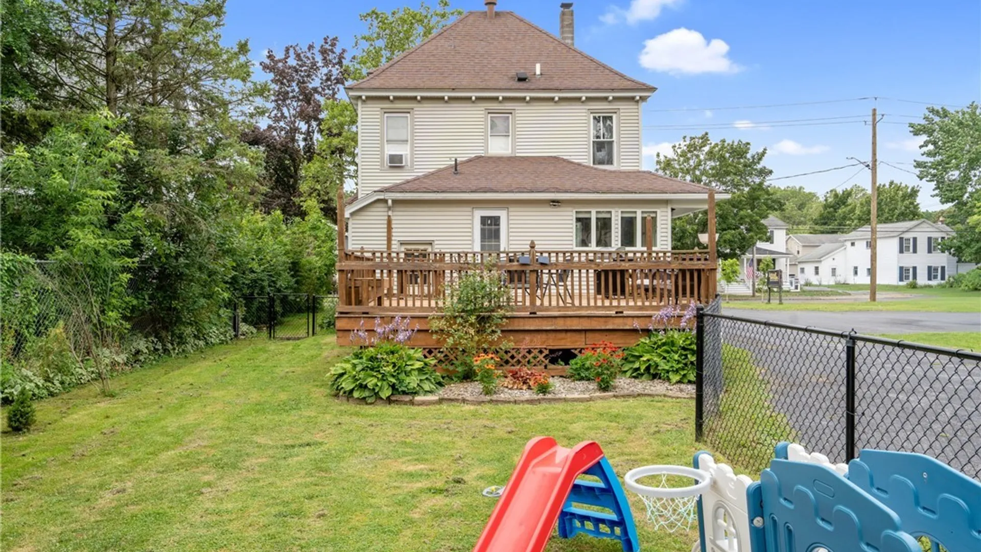 Property at 214 S Seward Avenue, Auburn, NY 13021 36