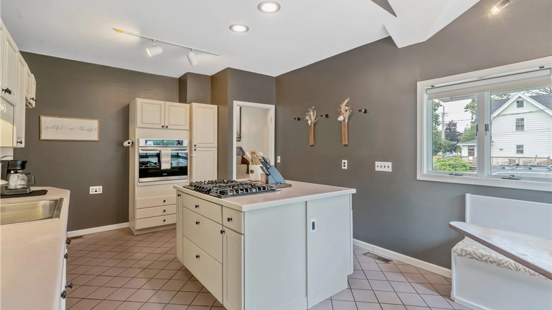 Property at 214 S Seward Avenue, Auburn, NY 13021 13
