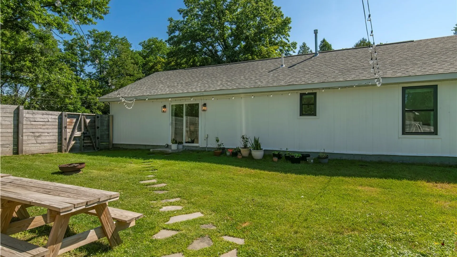 Property at 11 Ruth Avenue, New Hartford, NY 13413 14