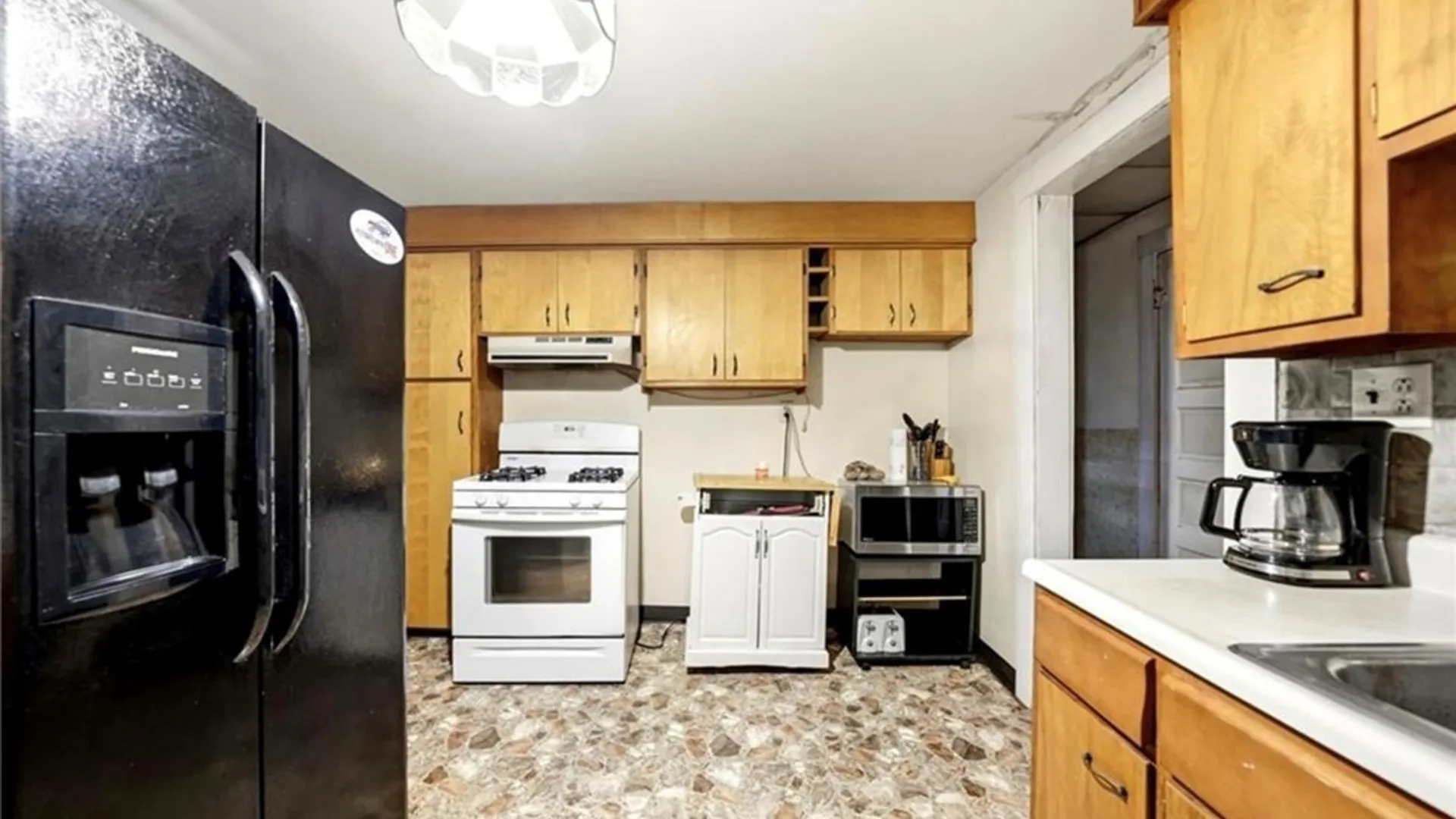 Property at 86 Kingston Place, Buffalo, NY 14206 11