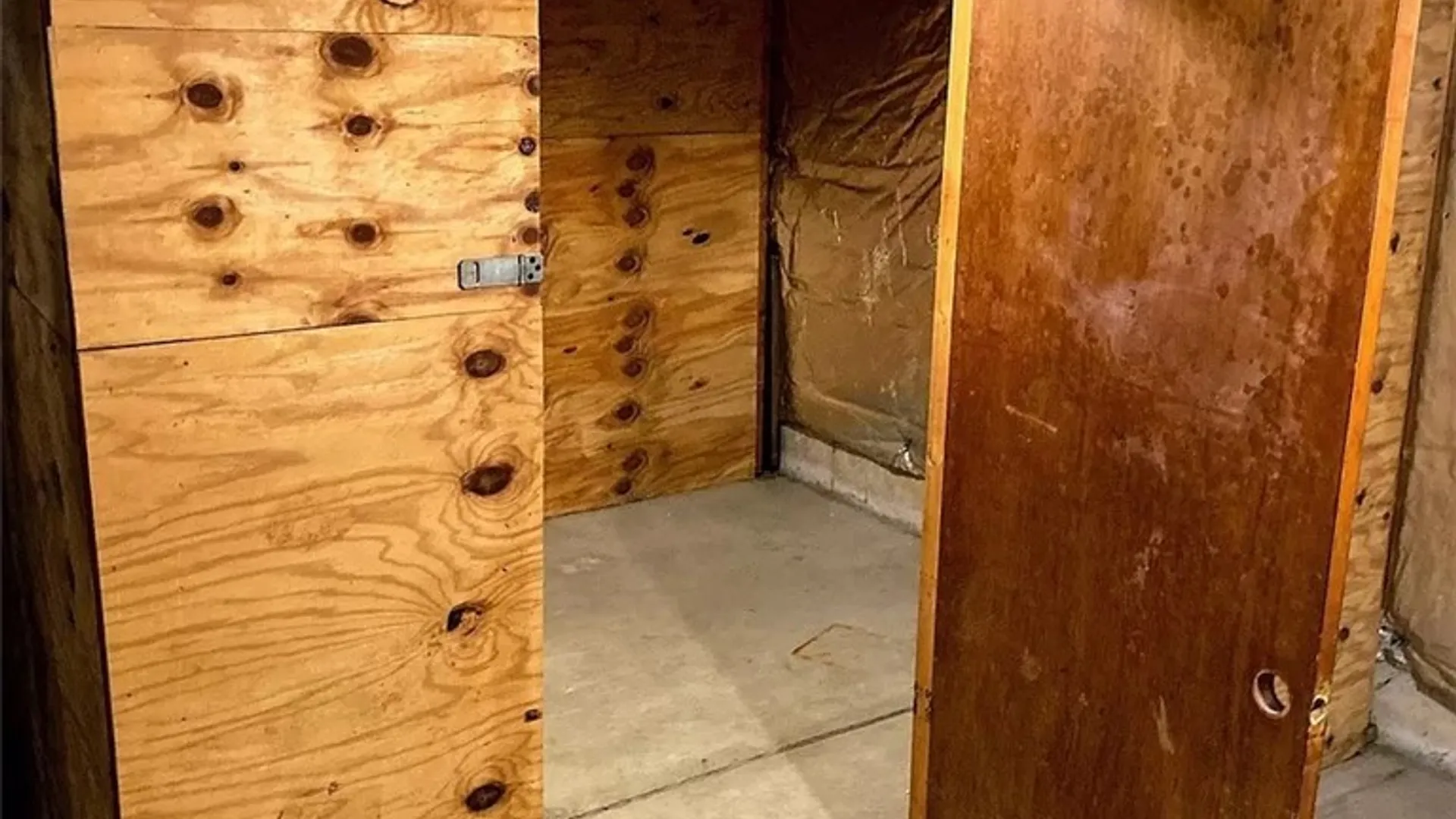 Property at 71 Downing Street, Buffalo, NY 14220 22