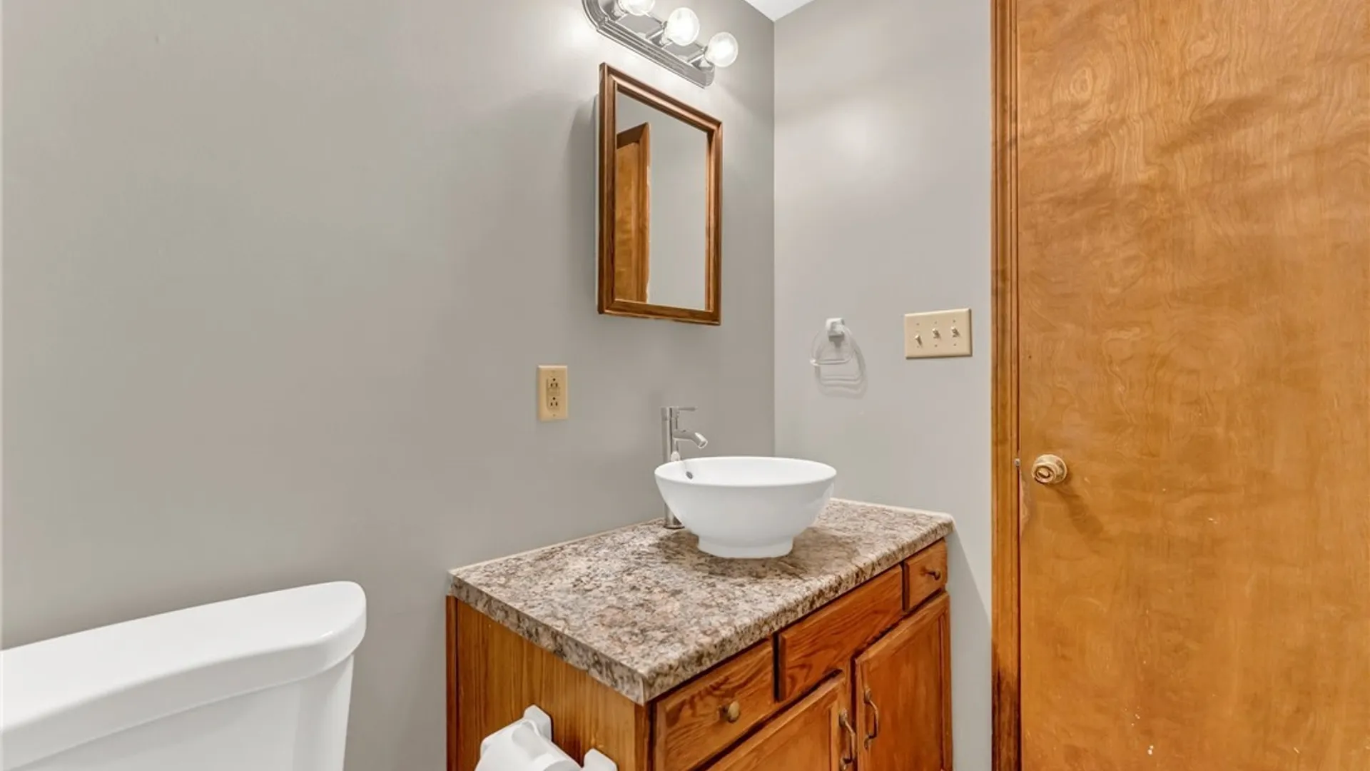 Property at 71 Downing Street, Buffalo, NY 14220 14