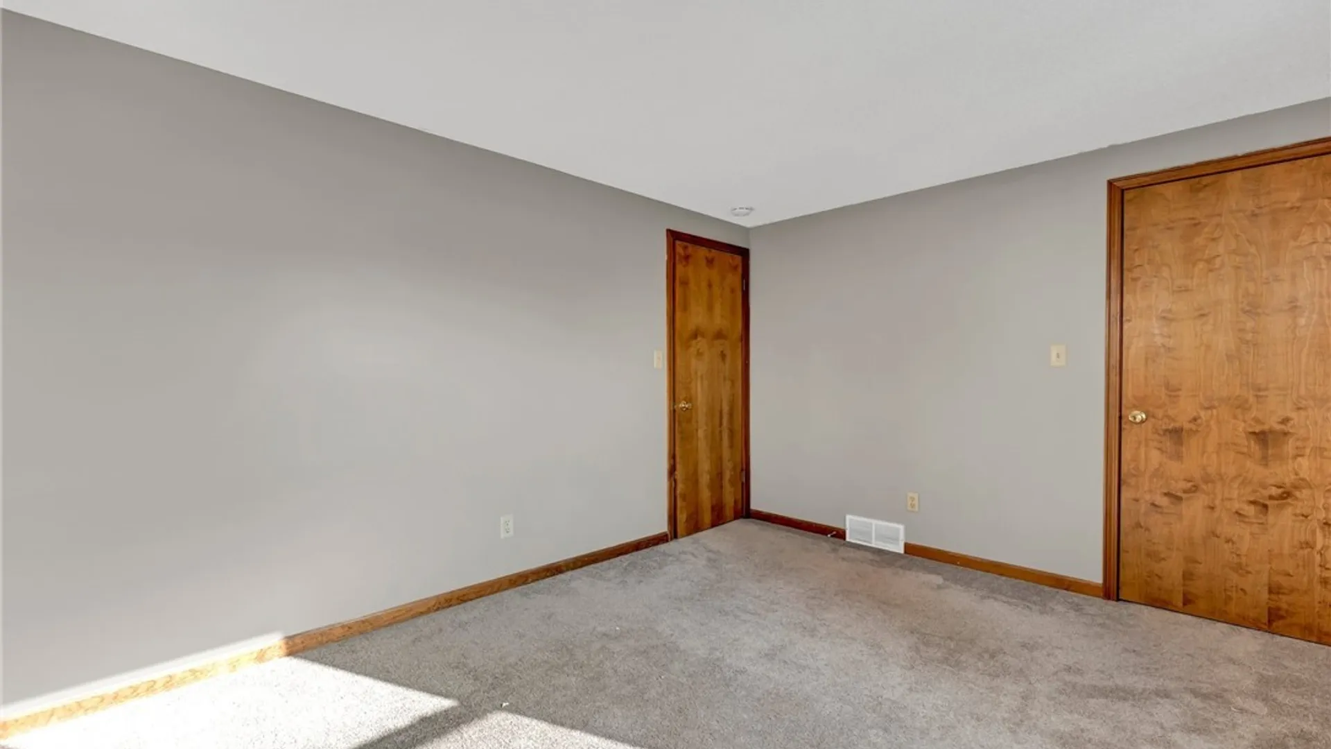 Property at 71 Downing Street, Buffalo, NY 14220 16