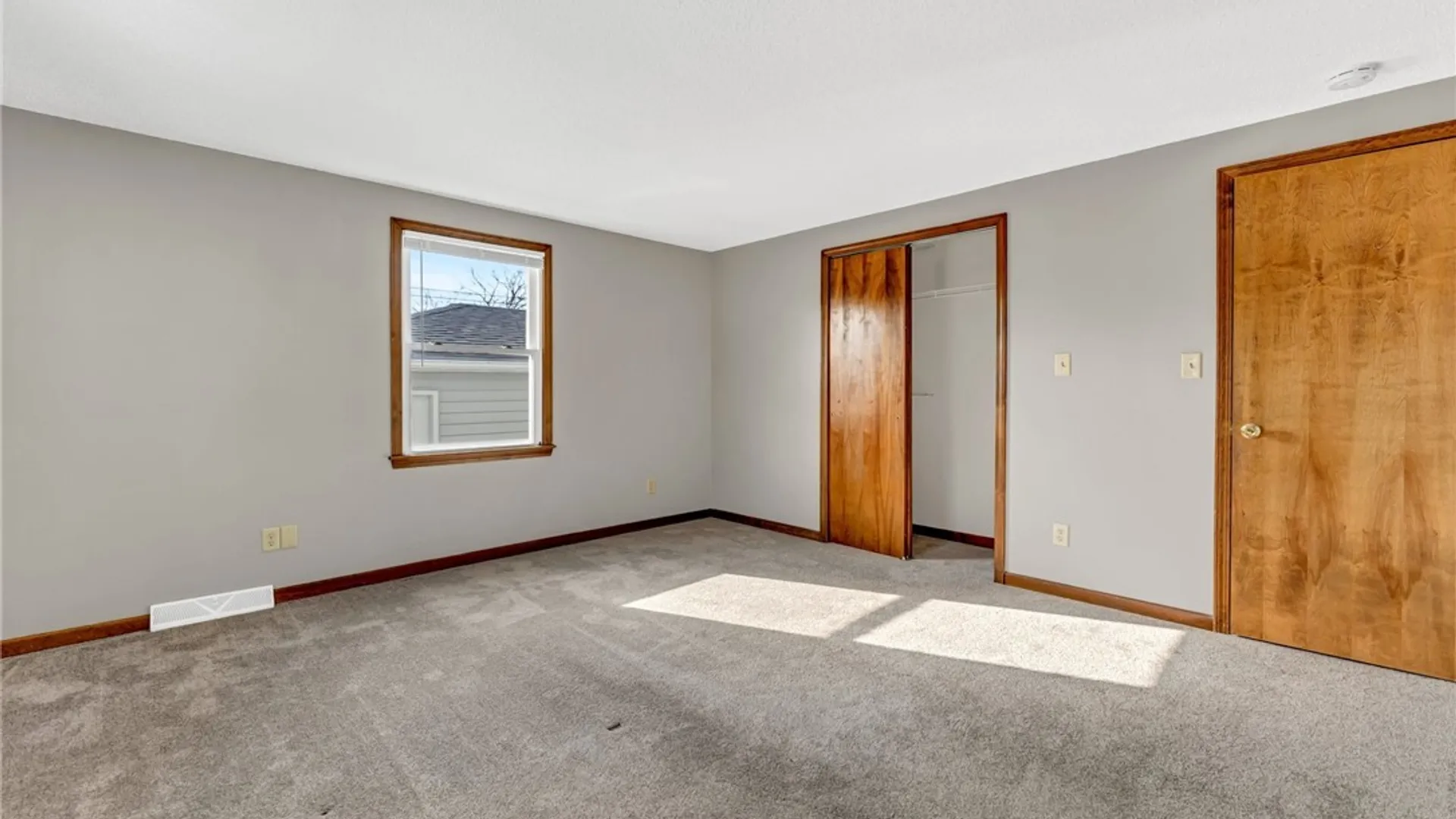 Property at 71 Downing Street, Buffalo, NY 14220 18