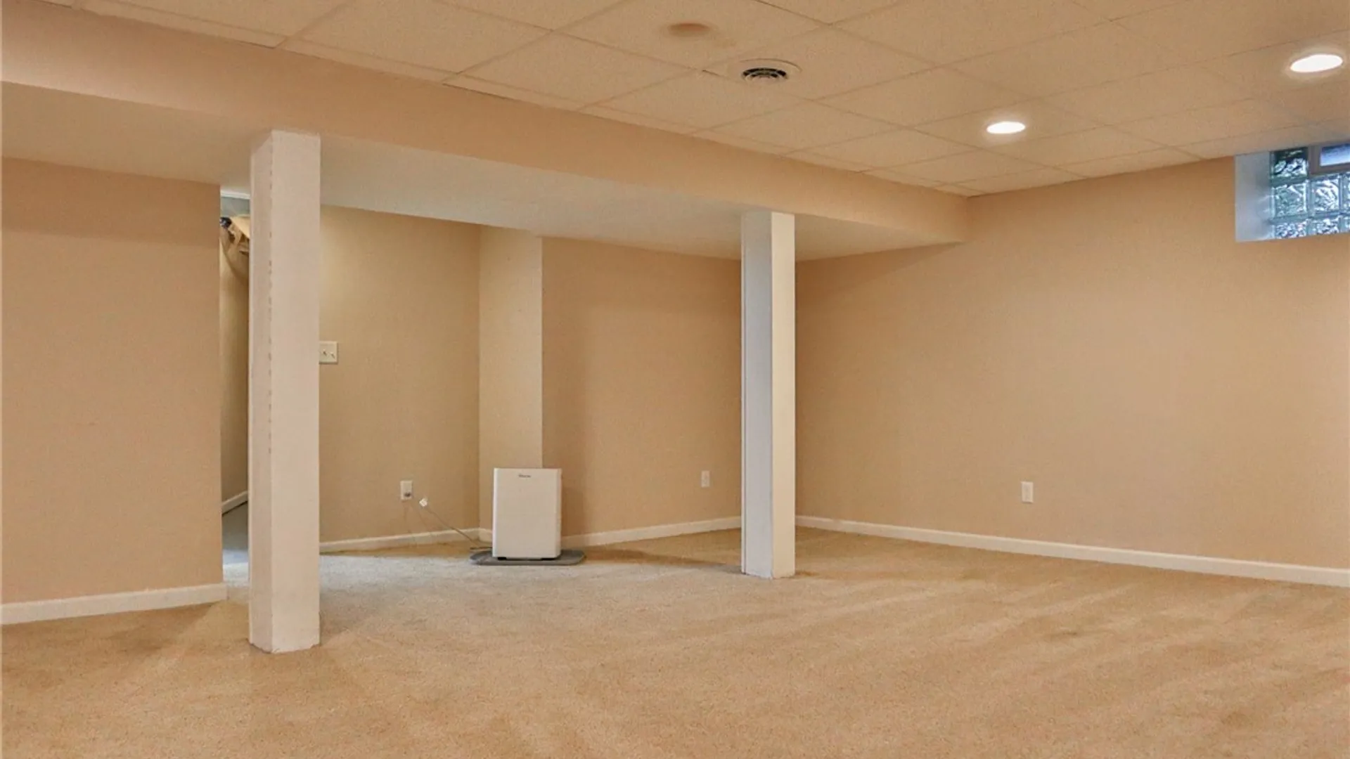 Property at 201 WELLESLEY Road, Syracuse, NY 13207 32