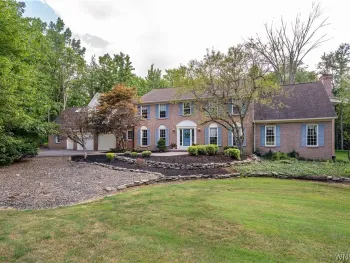 Property at 76 Tanglewood Drive, Orchard Park, NY 14127