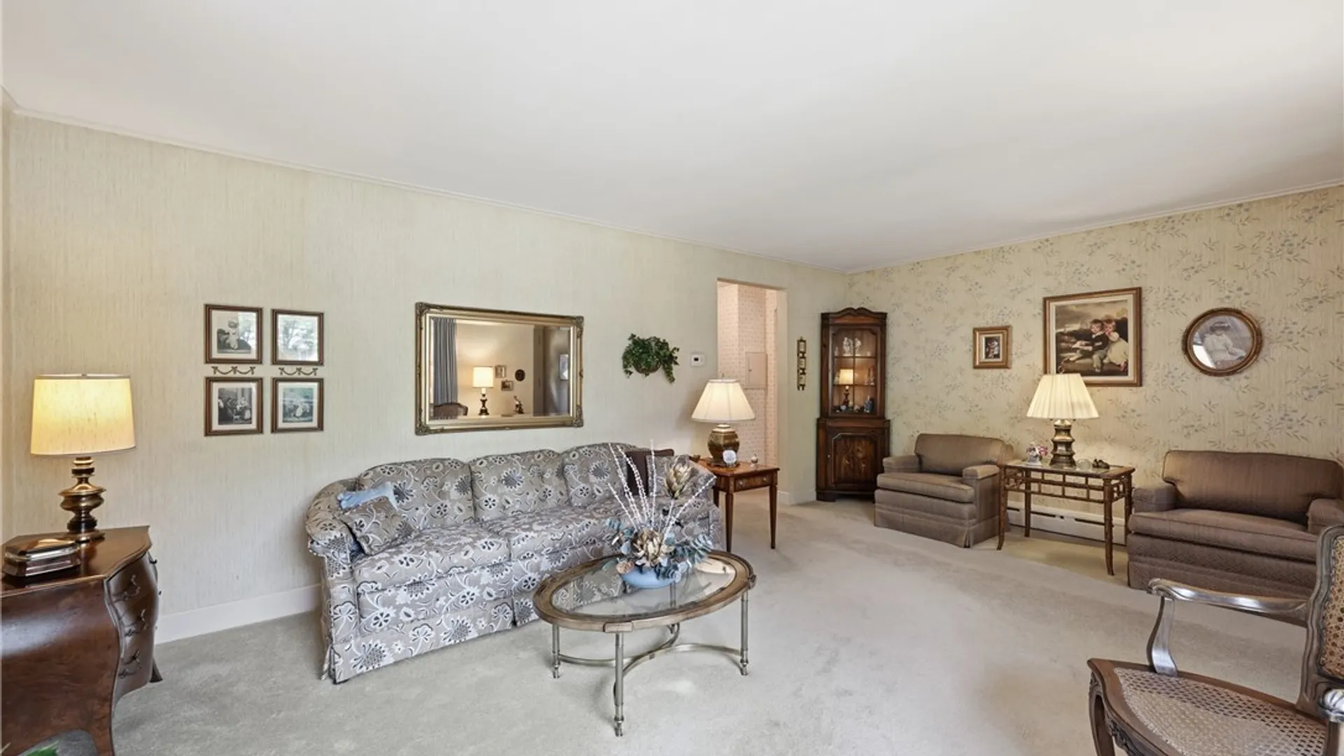 Property at 600 Roycroft Boulevard, Cheektowaga, NY 14225 13