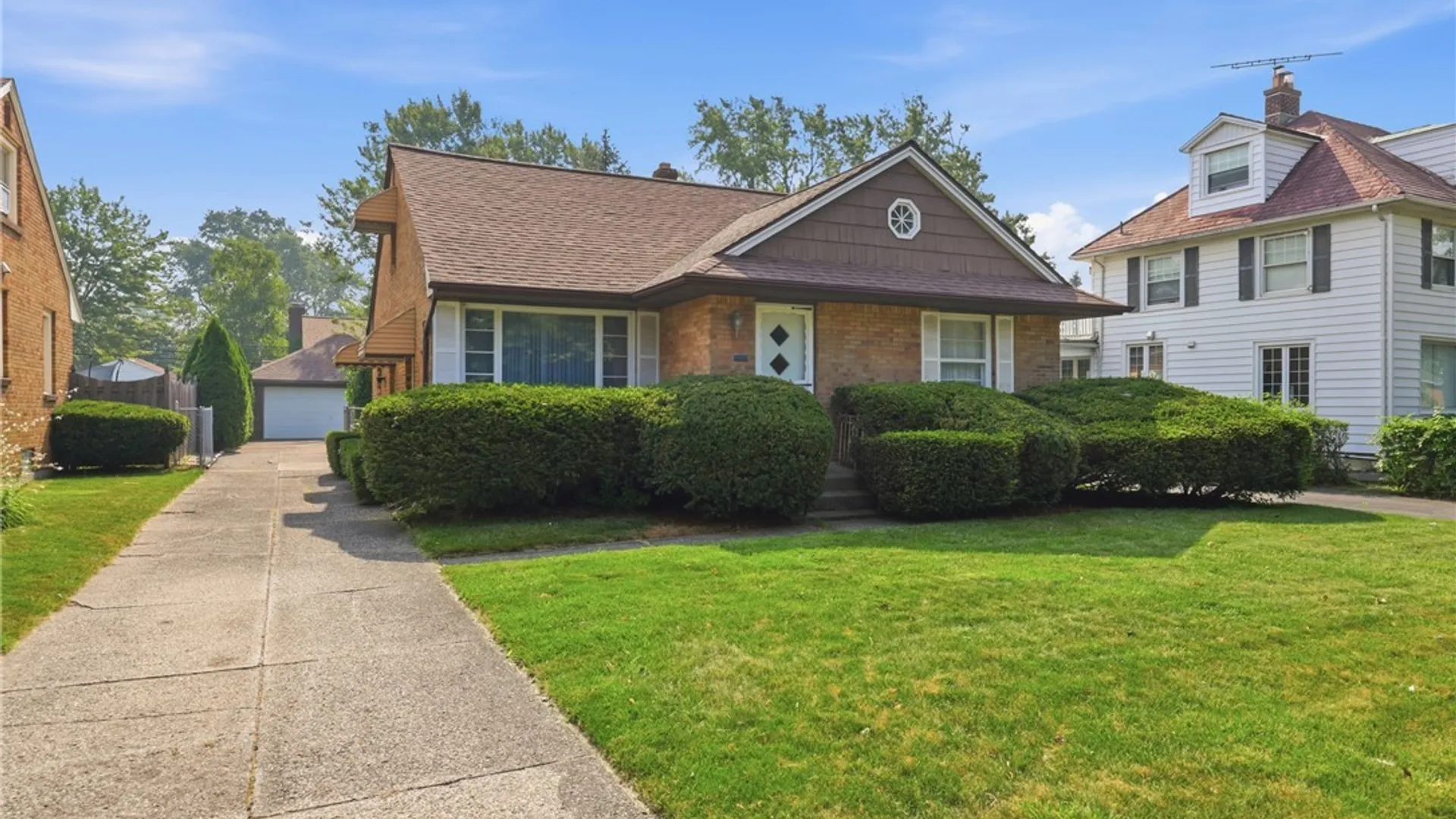 Property at 600 Roycroft Boulevard, Cheektowaga, NY 14225 2
