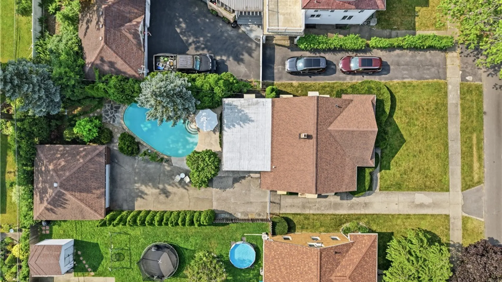 Property at 600 Roycroft Boulevard, Cheektowaga, NY 14225 8