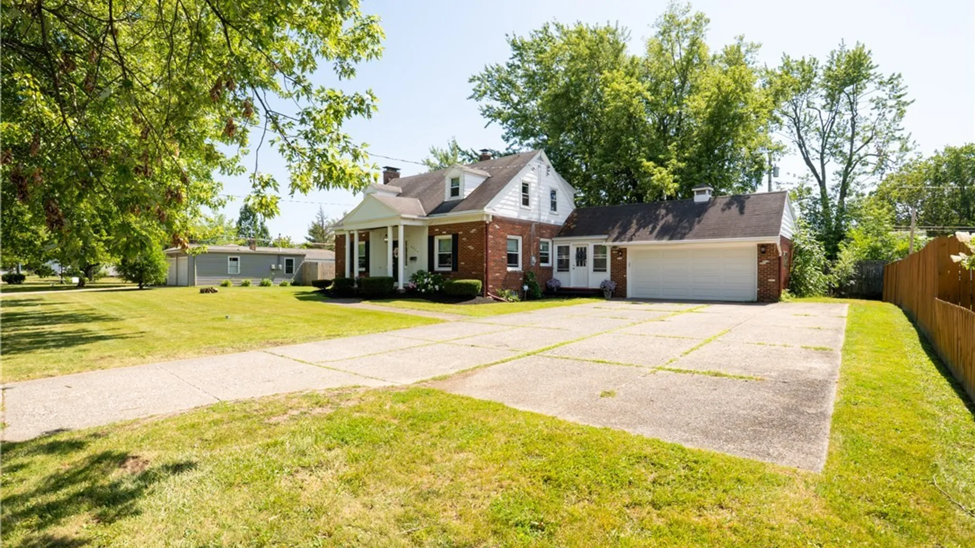 Property at 2454 Eggert Road, Tonawanda, NY 14150 3