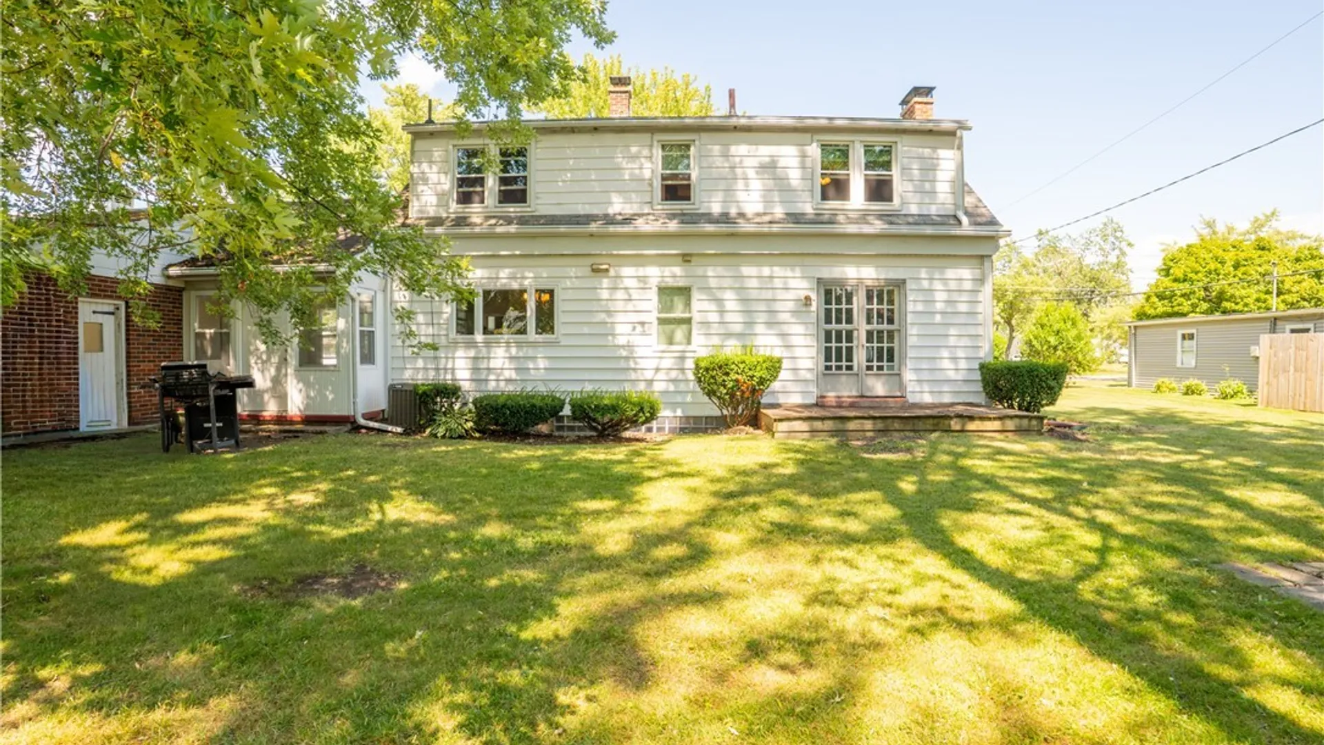Property at 2454 Eggert Road, Tonawanda, NY 14150 6