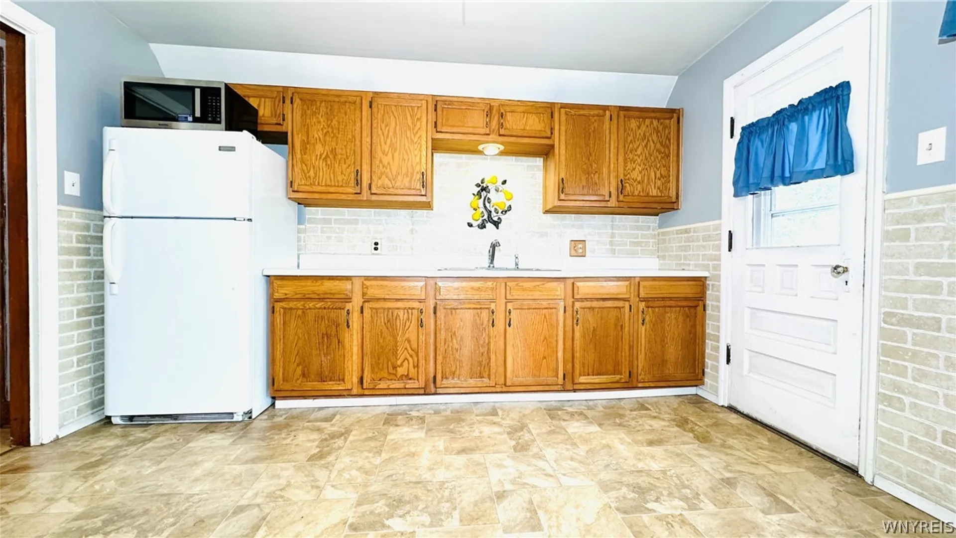 Property at 2498 Woodlawn, Niagara Falls, NY 14301 7
