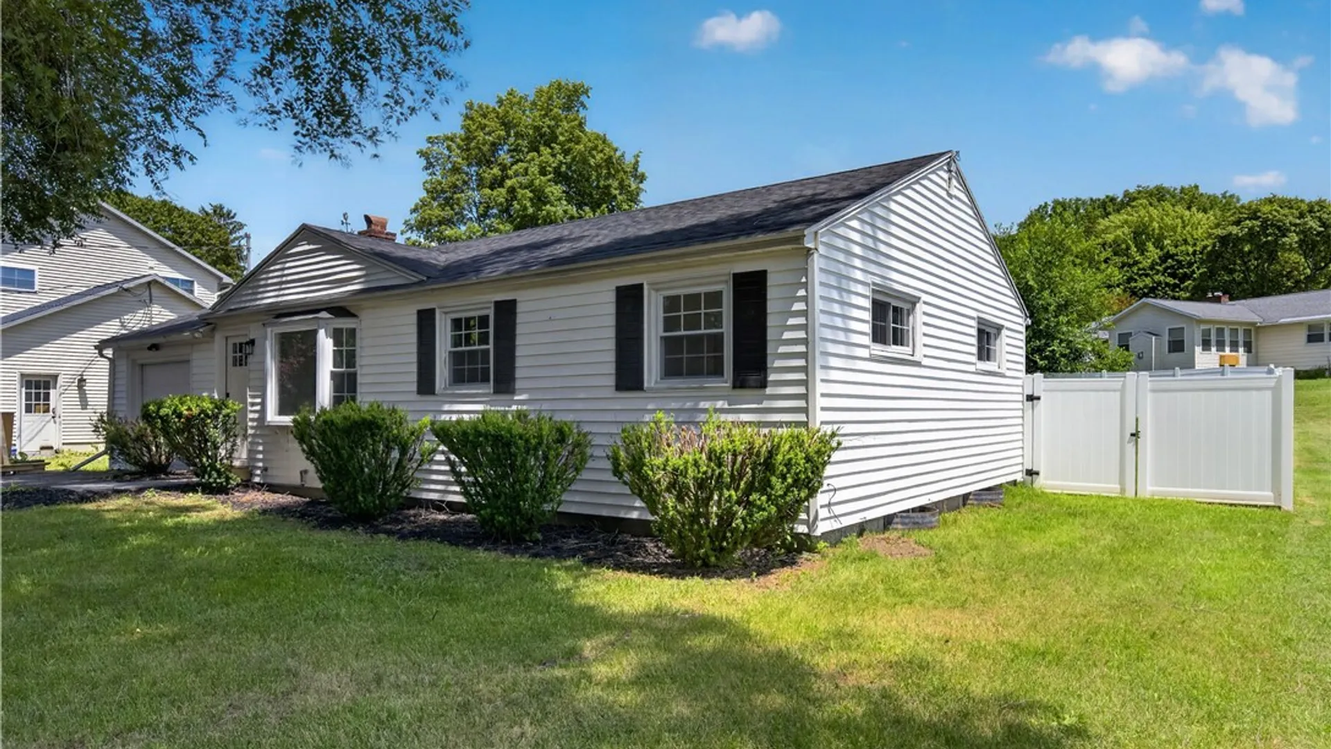 Property at 102 Sunnyfield Road, Camillus, NY 13031 2