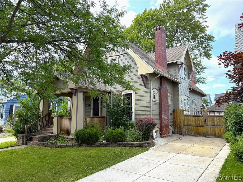 Property at 25 Palmer Avenue, Tonawanda, NY 14217