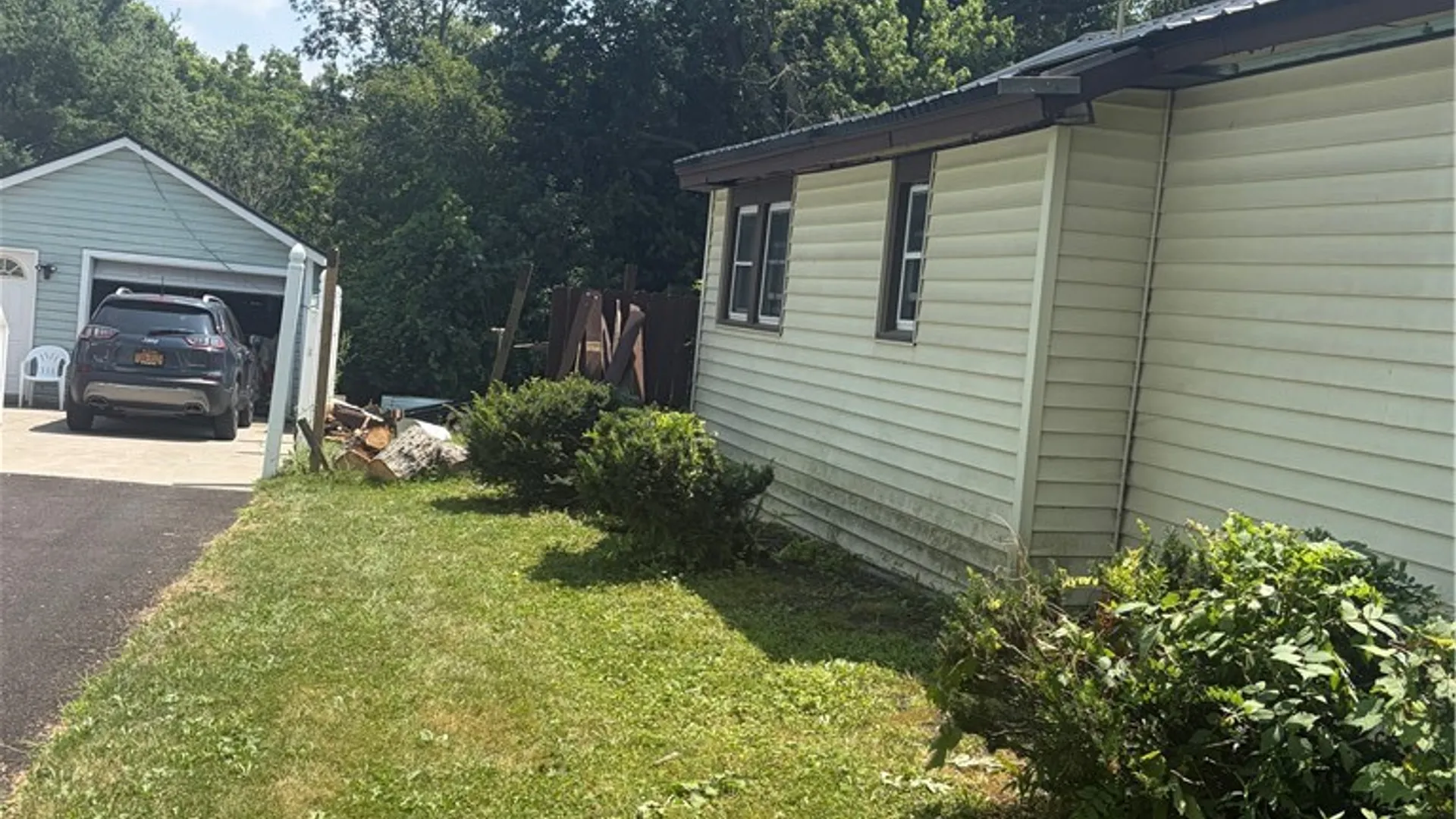 Property at 687 Railroad Avenue, Brant, NY 14081 13