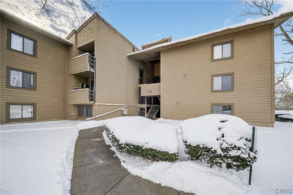 Property at 123 Watertree Drive, DeWitt, NY 13057