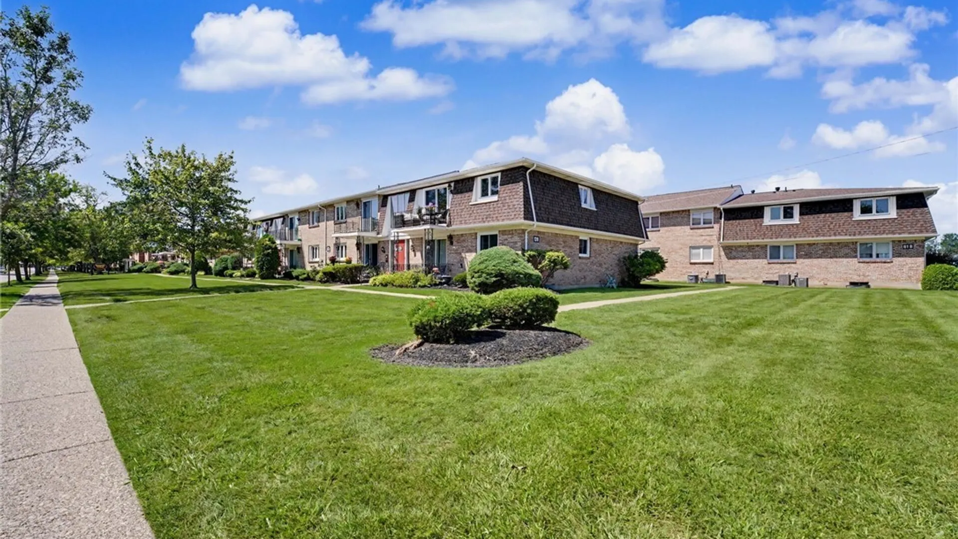 Property at 120 Old Lyme Drive, Amherst, NY 14221 3