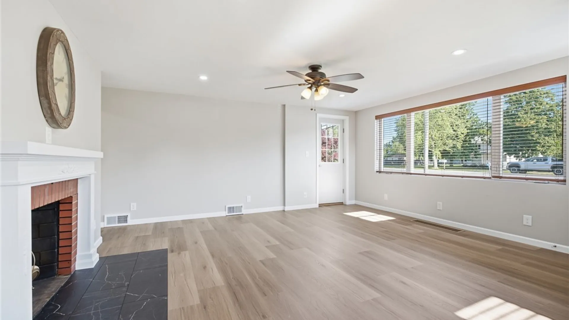 Property at 5189 Lake Avenue, Orchard Park, NY 14127 5