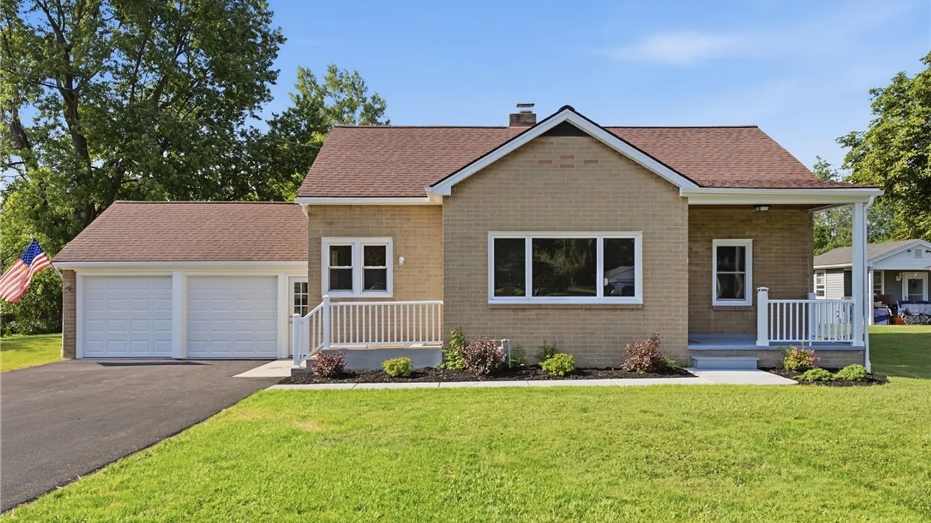 Property at 5189 Lake Avenue, Orchard Park, NY 14127 2