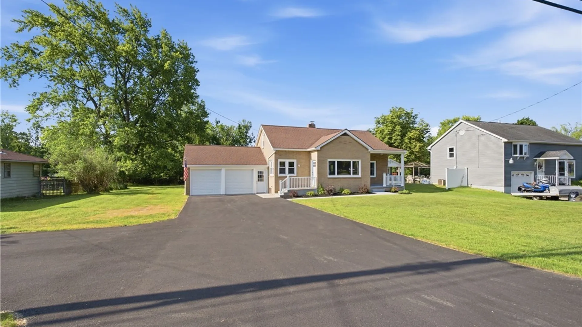 Property at 5189 Lake Avenue, Orchard Park, NY 14127 3