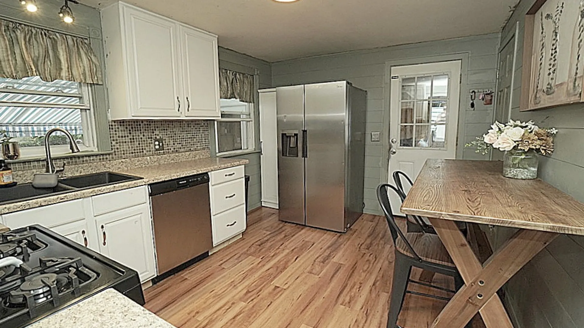 Property at 99 Briarwood Drive, West Seneca, NY 14224 4