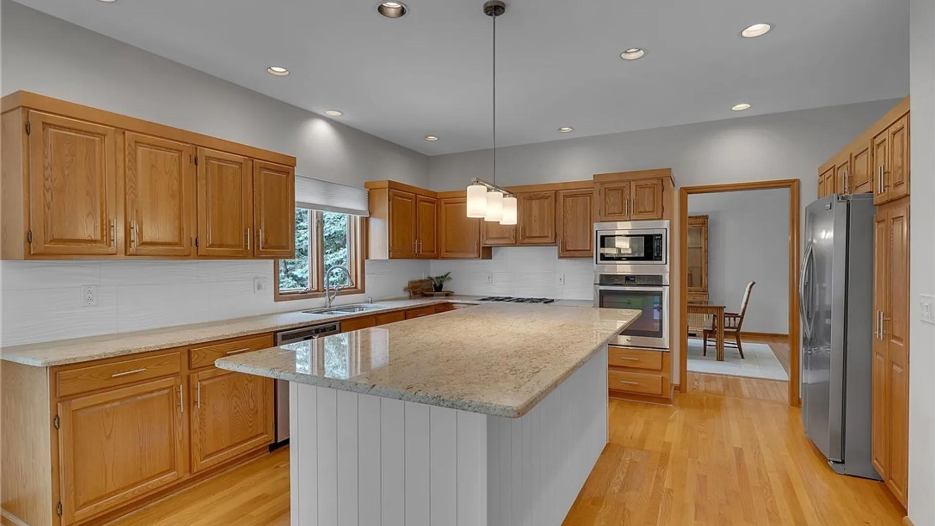 Property at 9530 Cobblestone Dr, Clarence, NY 14031 12