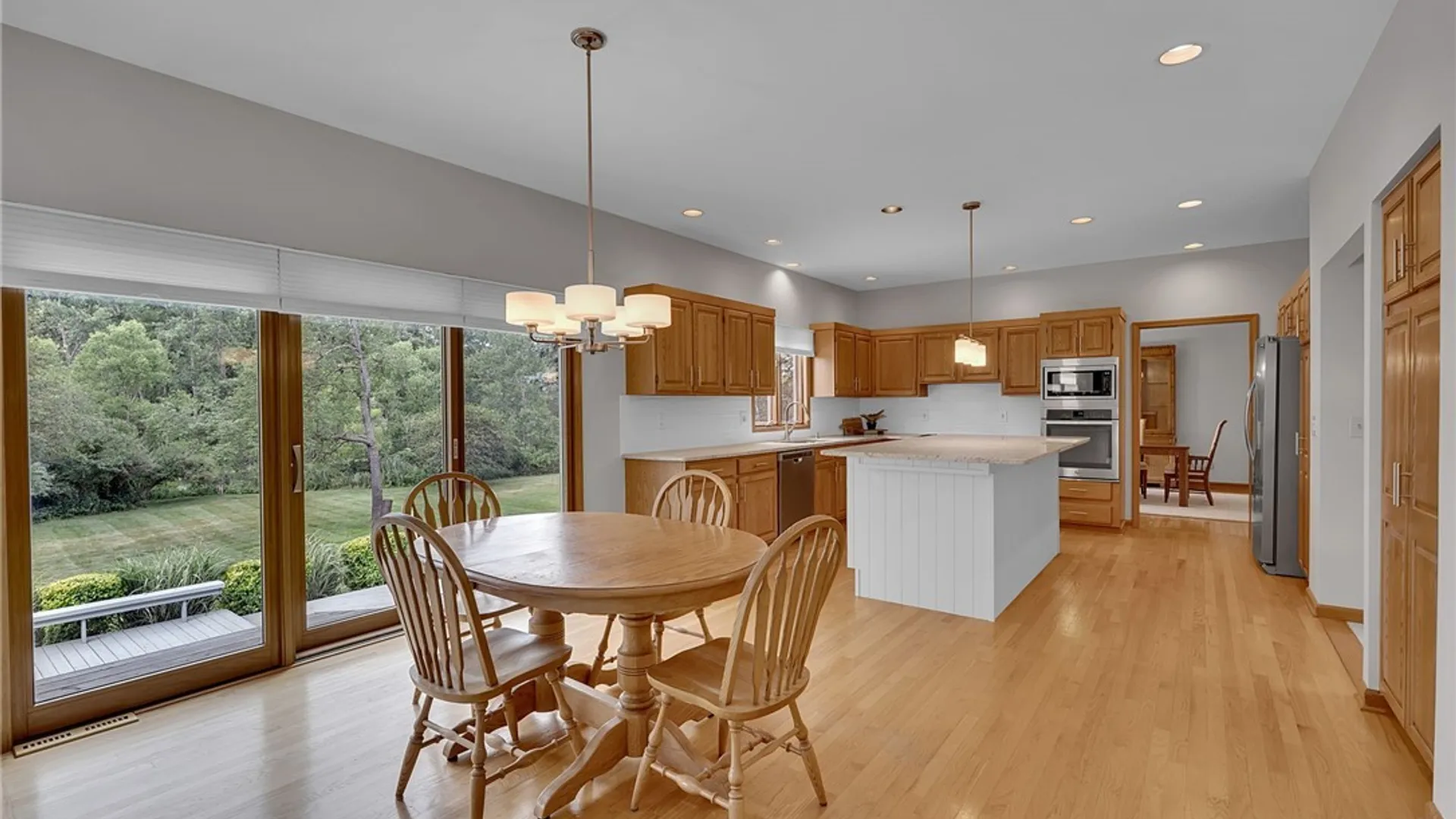 Property at 9530 Cobblestone Dr, Clarence, NY 14031 13