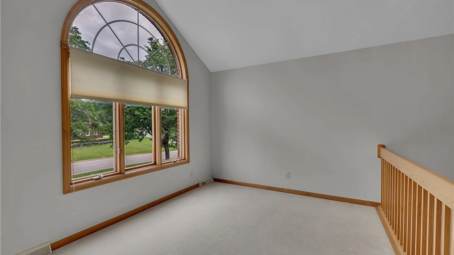 Property at 9530 Cobblestone Dr, Clarence, NY 14031 25