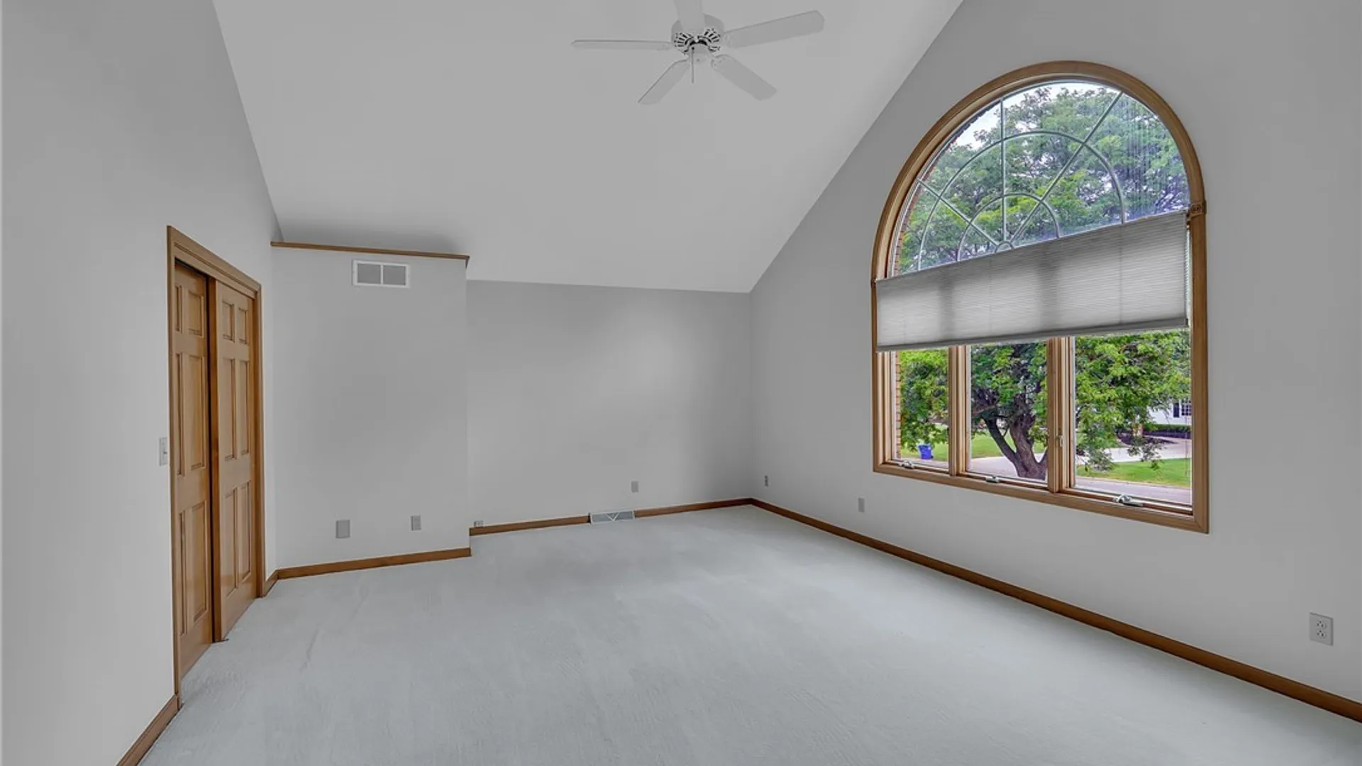 Property at 9530 Cobblestone Dr, Clarence, NY 14031 38