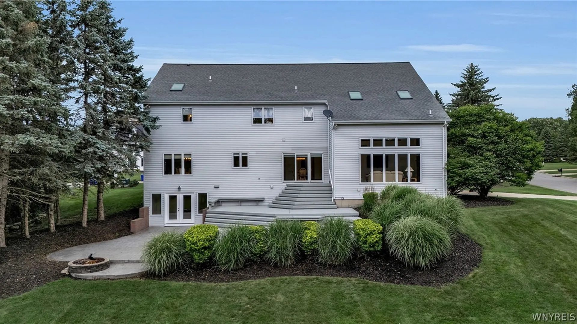 Property at 9530 Cobblestone Dr, Clarence, NY 14031 43