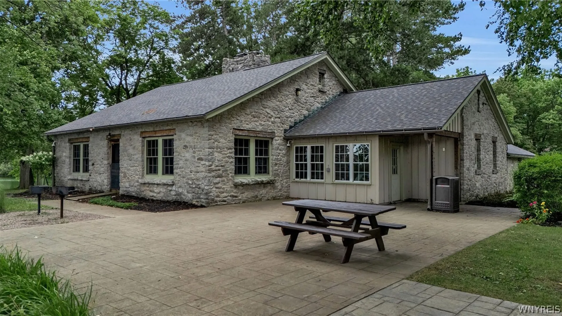 Property at 9530 Cobblestone Dr, Clarence, NY 14031 48