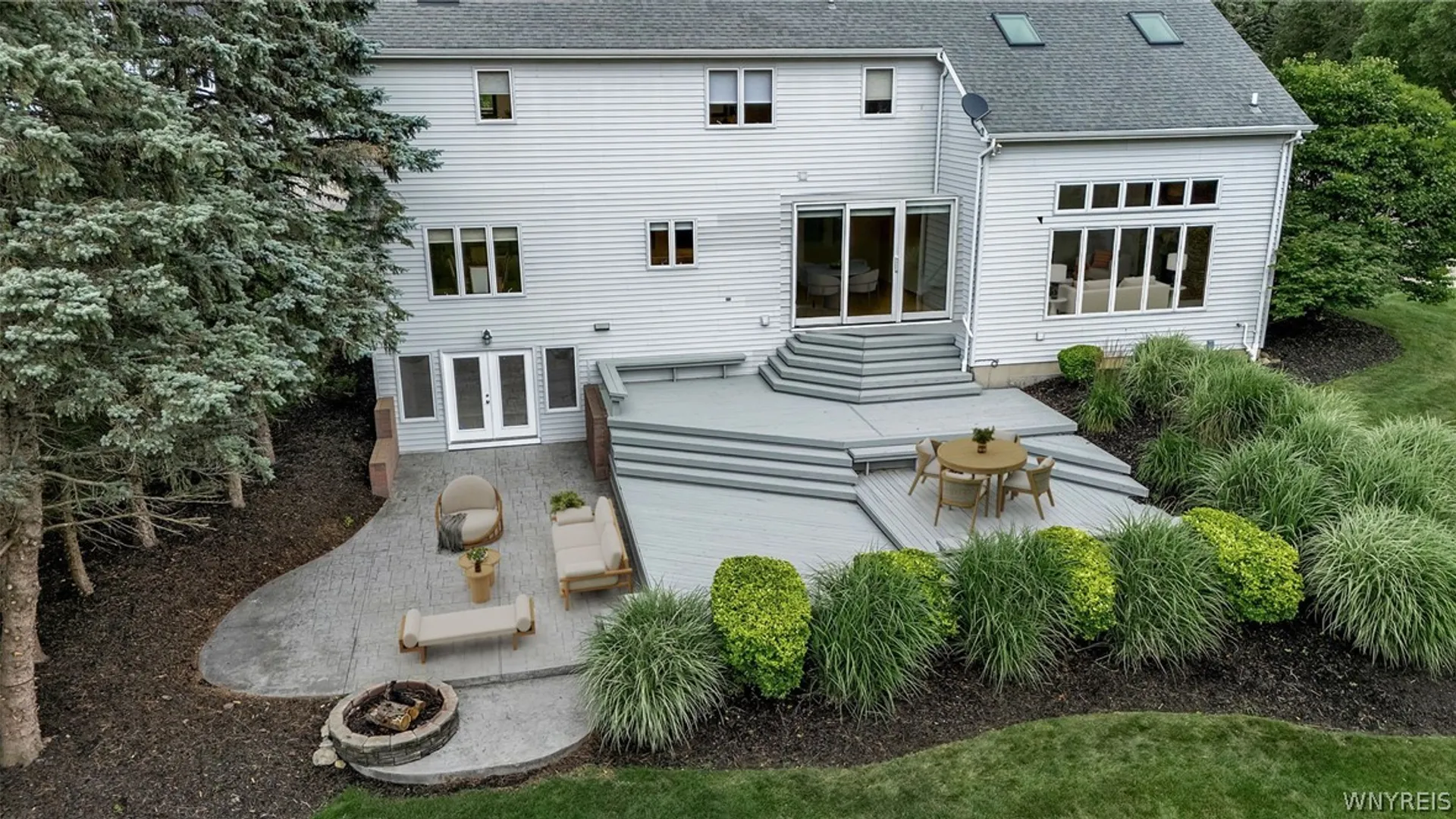 Property at 9530 Cobblestone Dr, Clarence, NY 14031 44