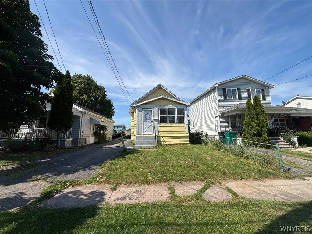 Property at 3236 North Avenue, Niagara Falls, NY 14305