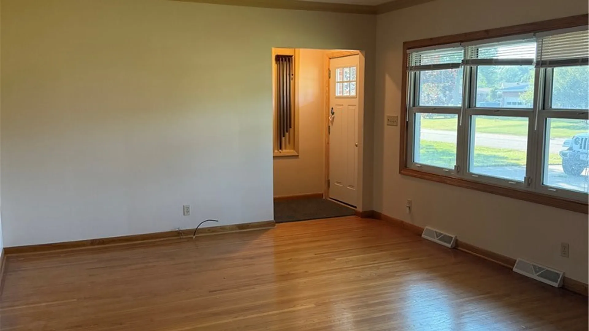 Property at 1629 S Bend Lane, Hamburg, NY 14085 4