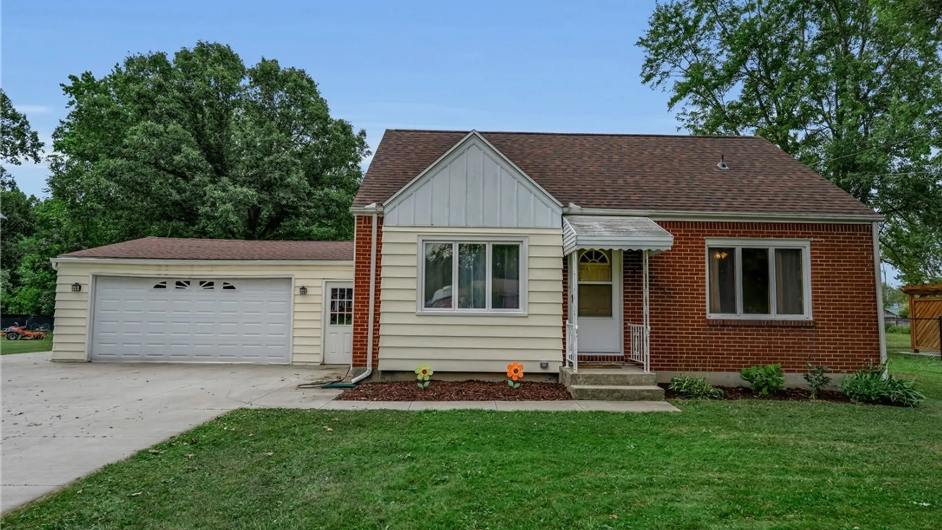 Property at 2506 Fix Road, Grand Island, NY 14072 3