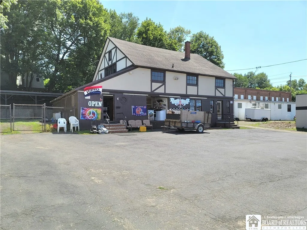 Property at 507 W 8th Street, Jamestown, NY 14701
