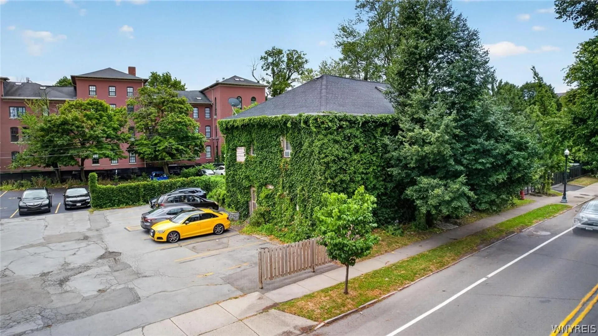 Property at 399 S Elmwood Avenue, Buffalo, NY 14201 3