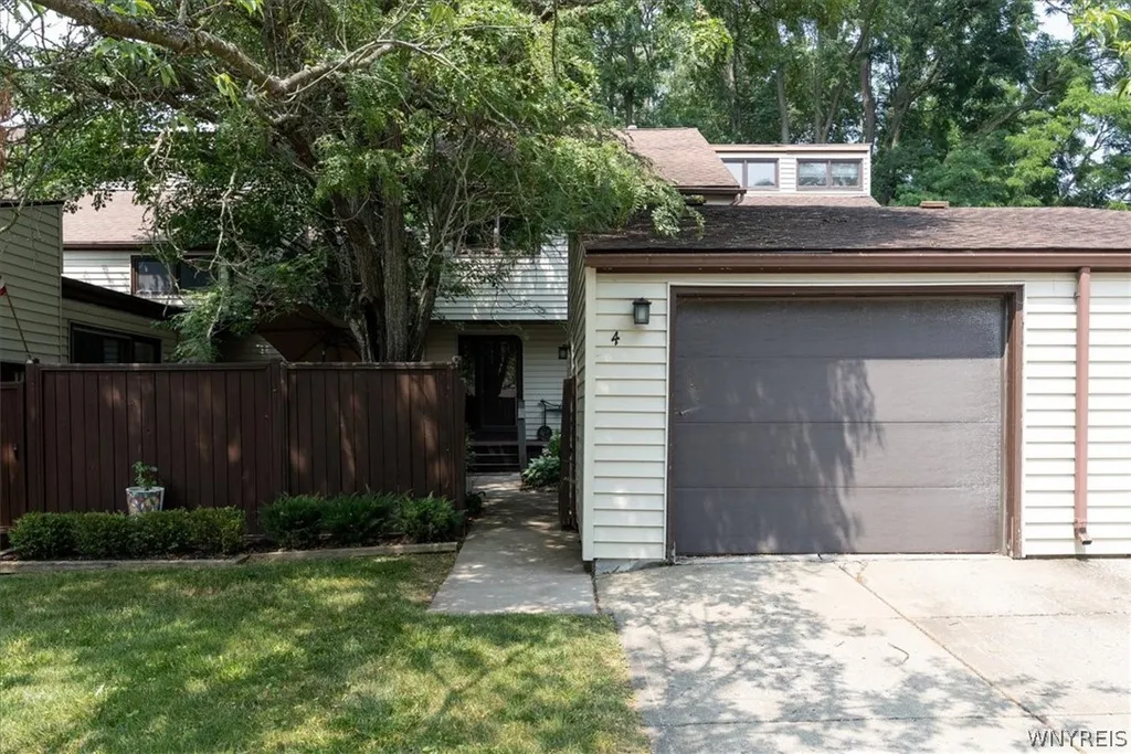 Property at 4 Tolland Bore, Aurora, NY 14052