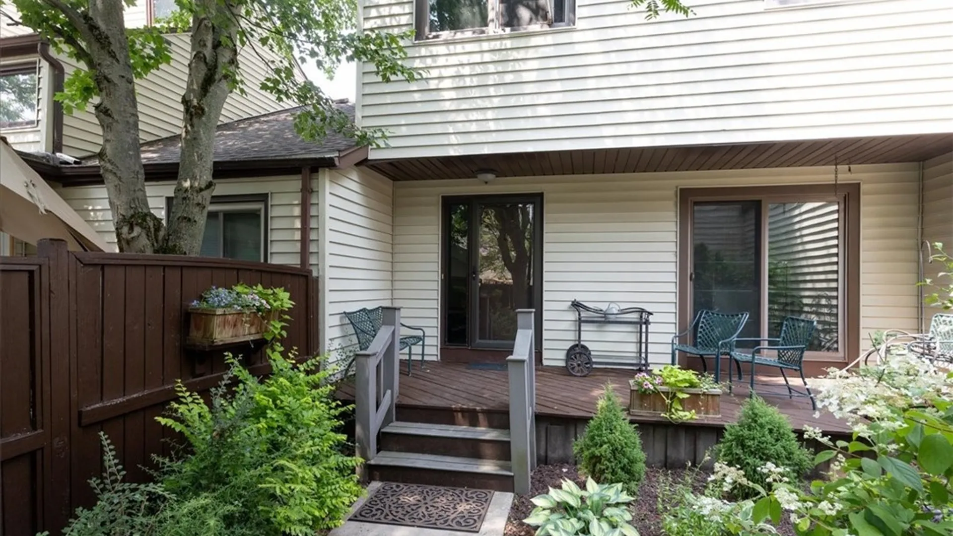 Property at 4 Tolland Bore, Aurora, NY 14052 2
