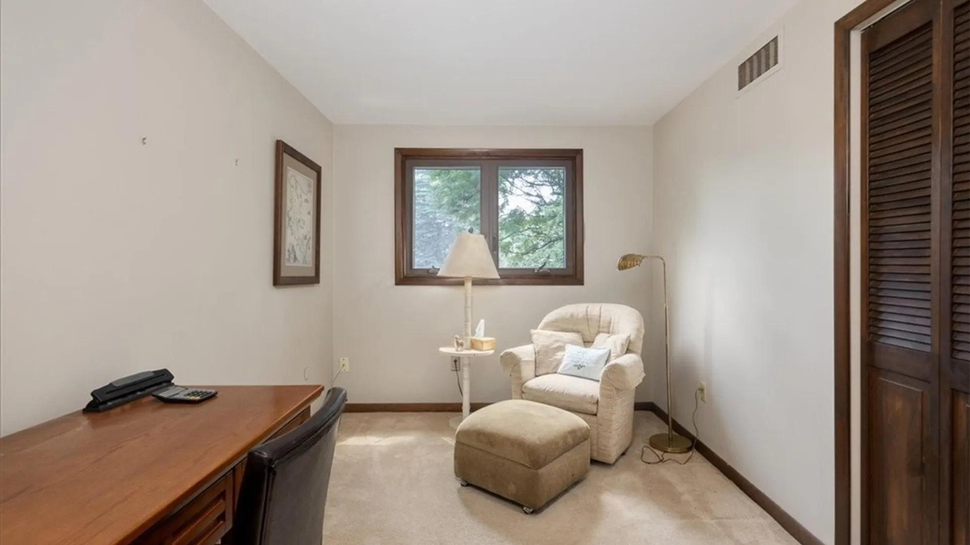 Property at 4 Tolland Bore, Aurora, NY 14052 16