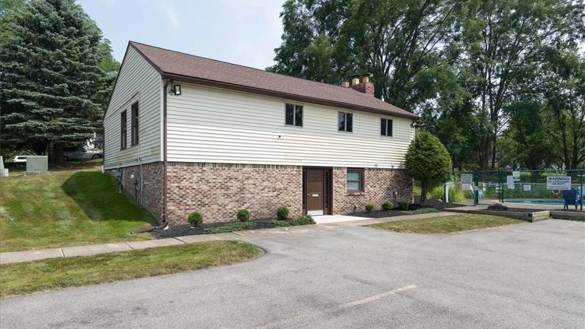 Property at 4 Tolland Bore, Aurora, NY 14052 21